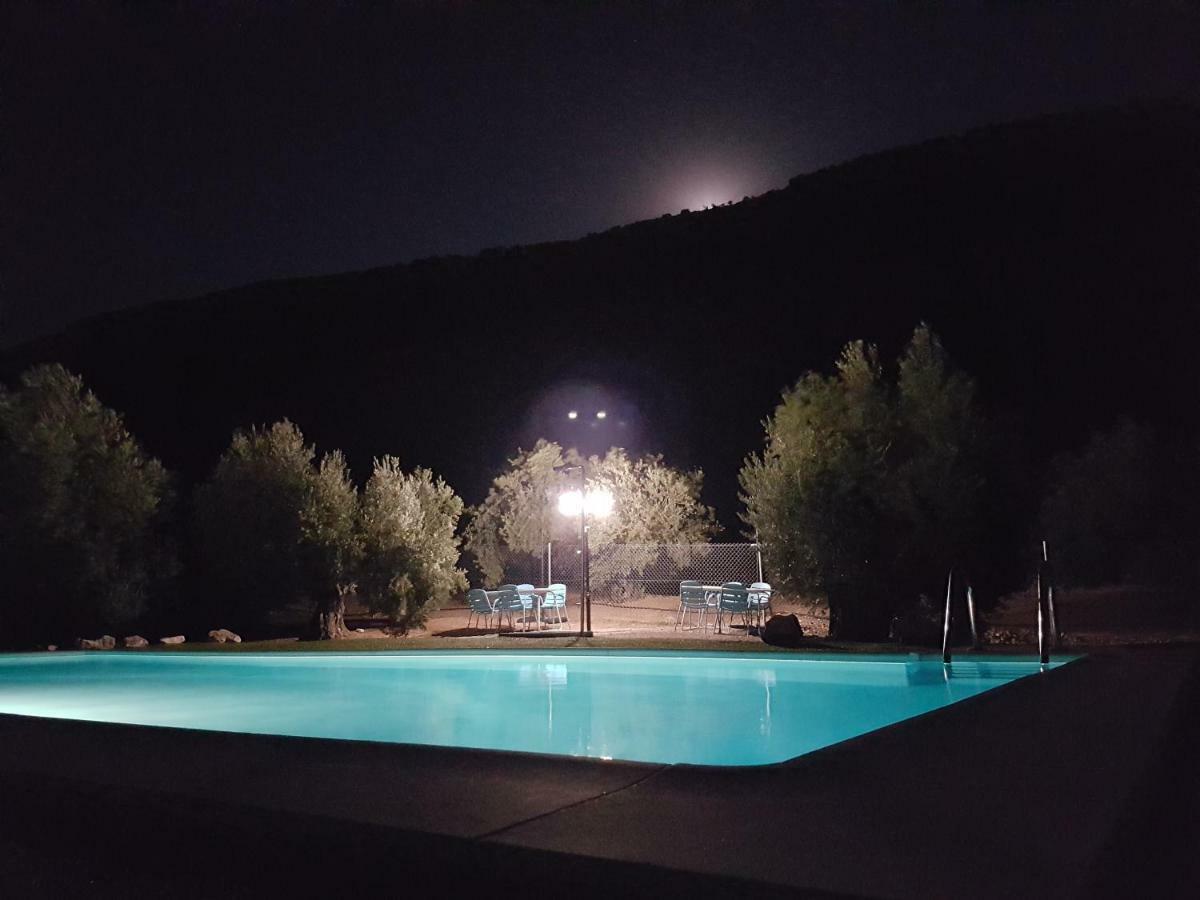 Apartamentos Rurales La Dehesa Del Acebuche Jaén Exteriör bild
